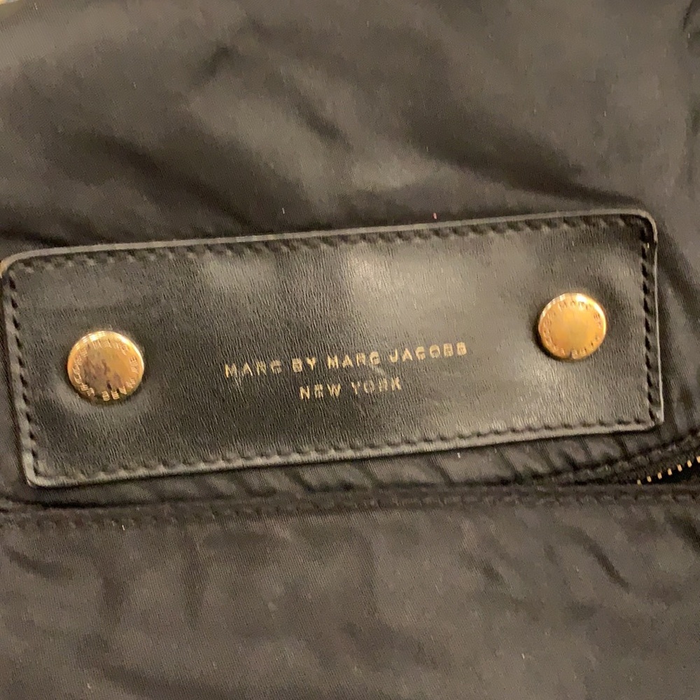 Marc Jacobs nylon crossbody black with gold hardware - Picture 2 of 5